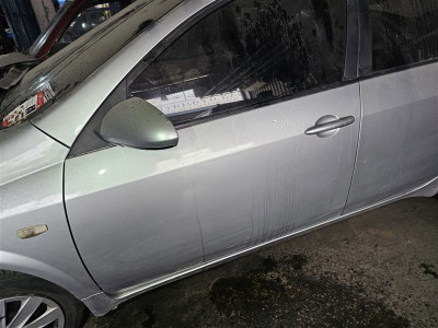 Nissan Primera 2003 2004 2005 sol ön kapı